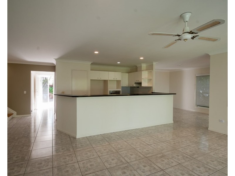 16 Oceania Crescent, Sunshine Beach QLD 4567