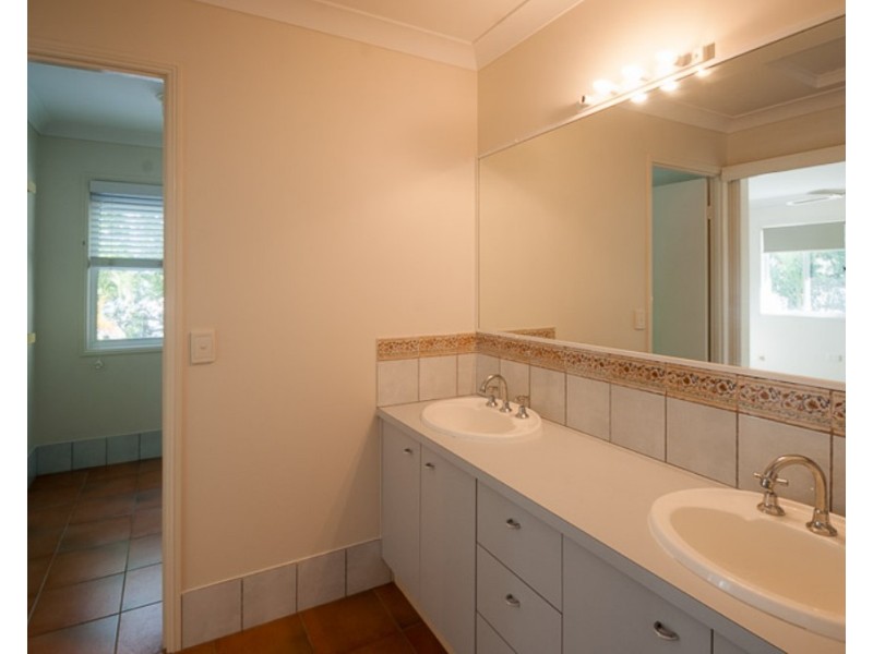 16 Oceania Crescent, Sunshine Beach QLD 4567