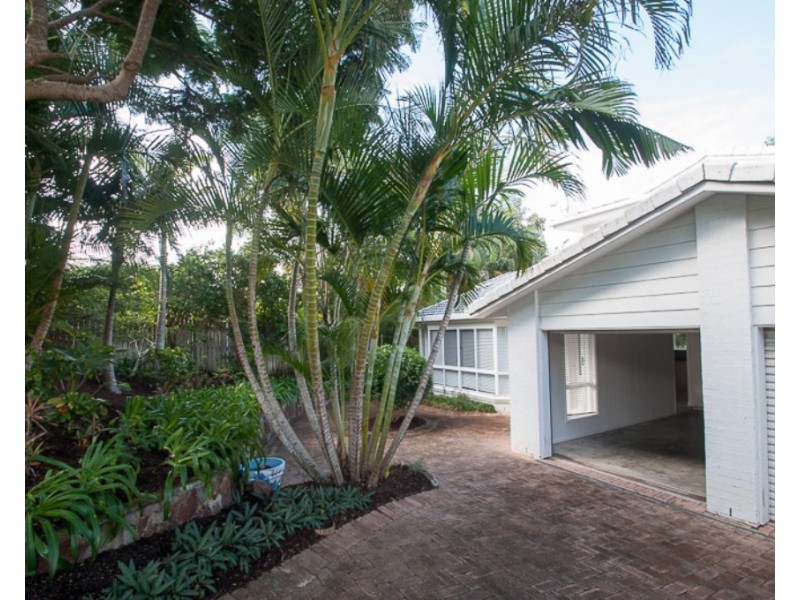 16 Oceania Crescent, Sunshine Beach QLD 4567