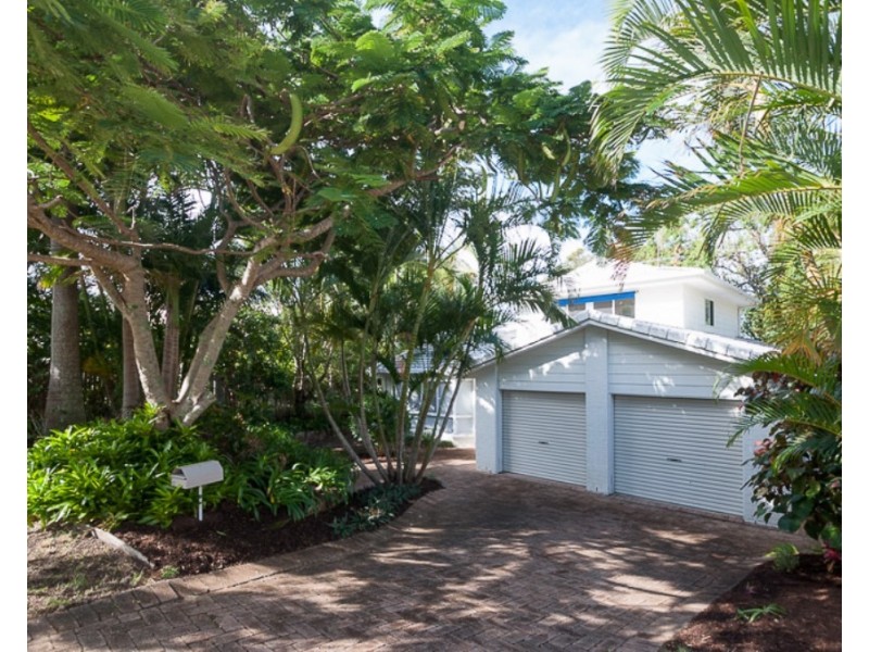 16 Oceania Crescent, Sunshine Beach QLD 4567