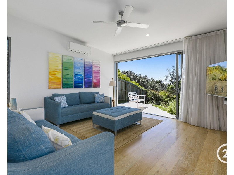 20 Tropicana Rise, Castaways Beach QLD 4567
