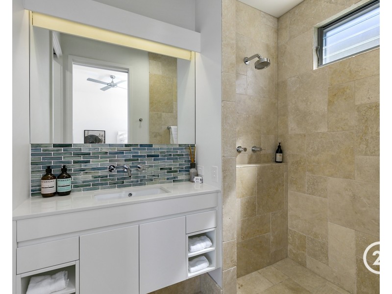 20 Tropicana Rise, Castaways Beach QLD 4567