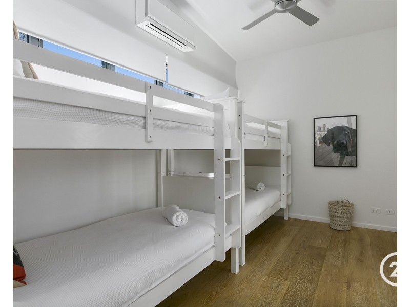 20 Tropicana Rise, Castaways Beach QLD 4567