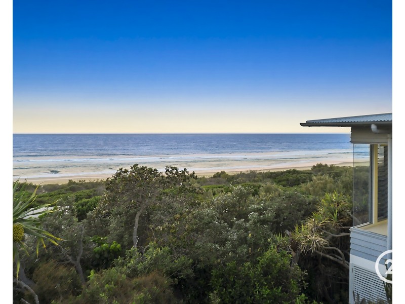 20 Tropicana Rise, Castaways Beach QLD 4567