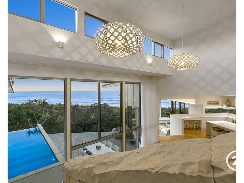 20 Tropicana Rise, Castaways Beach QLD 4567