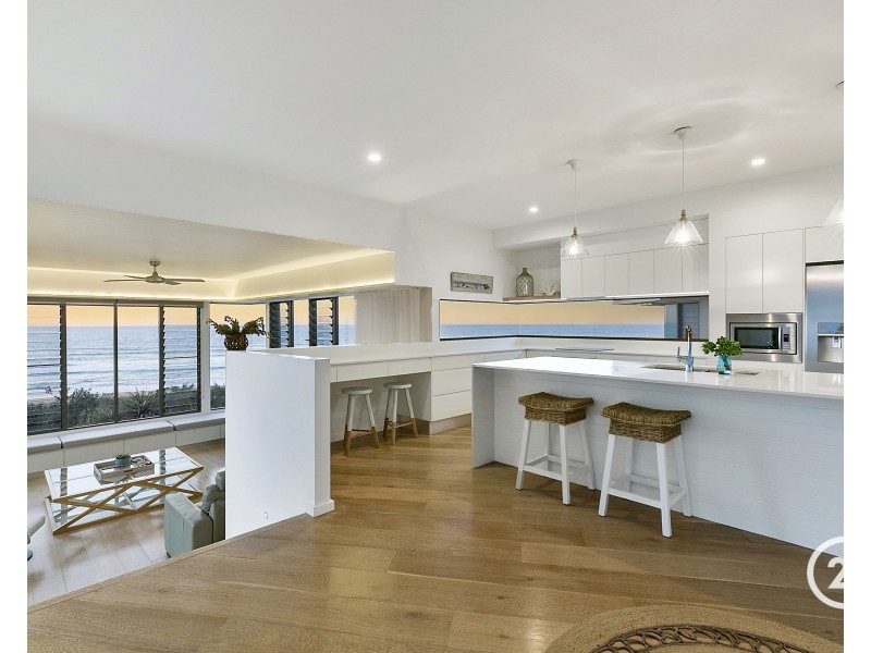 20 Tropicana Rise, Castaways Beach QLD 4567