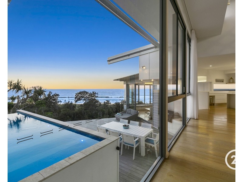 20 Tropicana Rise, Castaways Beach QLD 4567