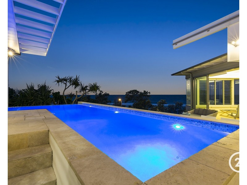 20 Tropicana Rise, Castaways Beach QLD 4567