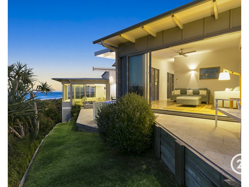 20 Tropicana Rise, Castaways Beach QLD 4567