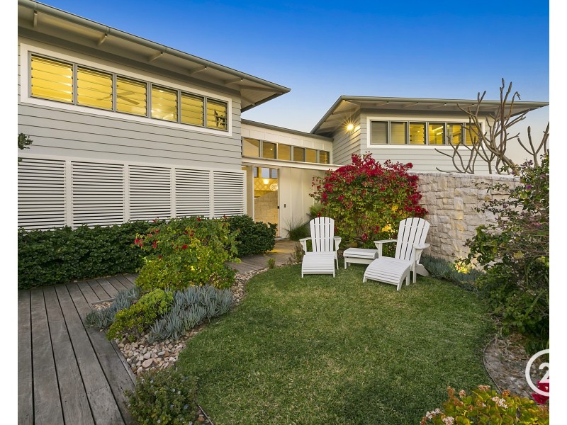 20 Tropicana Rise, Castaways Beach QLD 4567