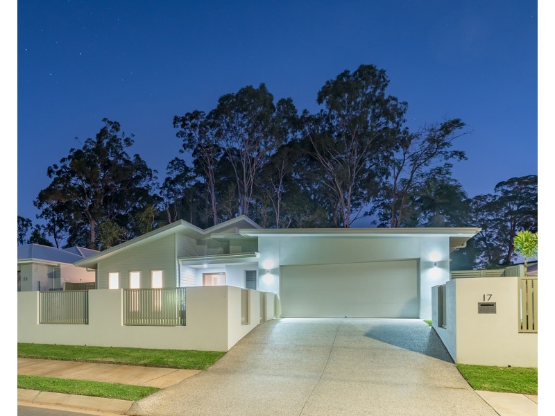 17 Livingstone Street, Tewantin QLD 4565