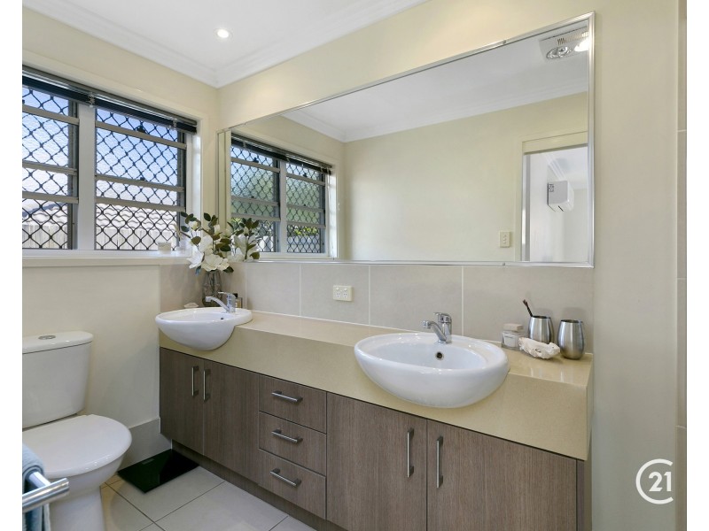 5 Maidstone Crescent, Peregian Springs QLD 4573