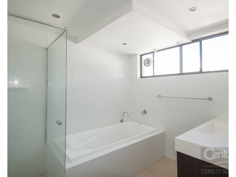 1/4 Berrima Row, Noosa Heads QLD 4567