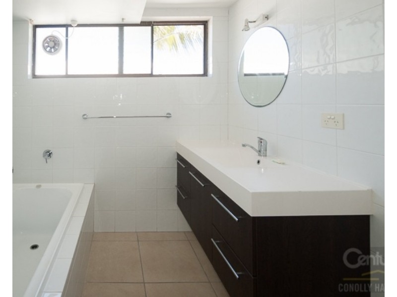 1/4 Berrima Row, Noosa Heads QLD 4567