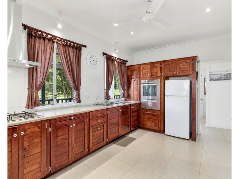 132 Illoura Place, Cooroibah QLD 4565