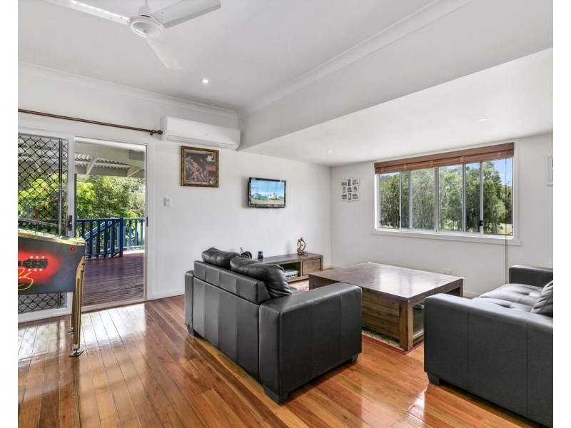 132 Illoura Place, Cooroibah QLD 4565