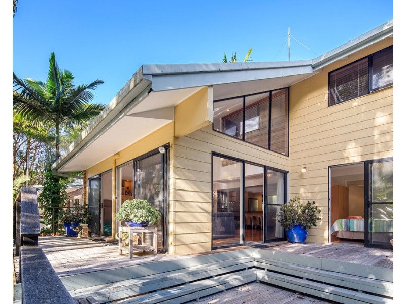 13 Duke Street, Sunshine Beach QLD 4567