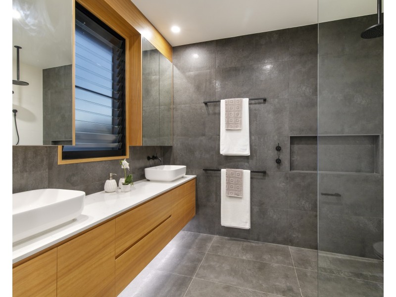 6 Shanagolden Court, Yaroomba QLD 4573