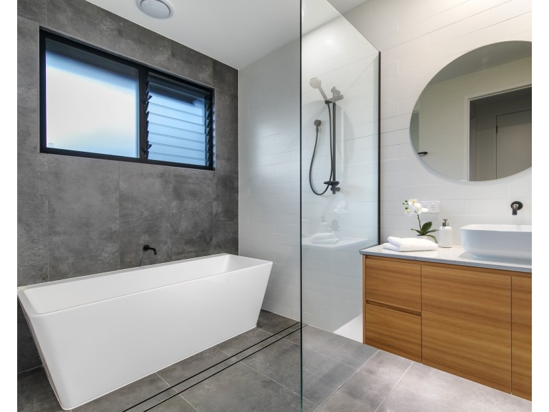 6 Shanagolden Court, Yaroomba QLD 4573