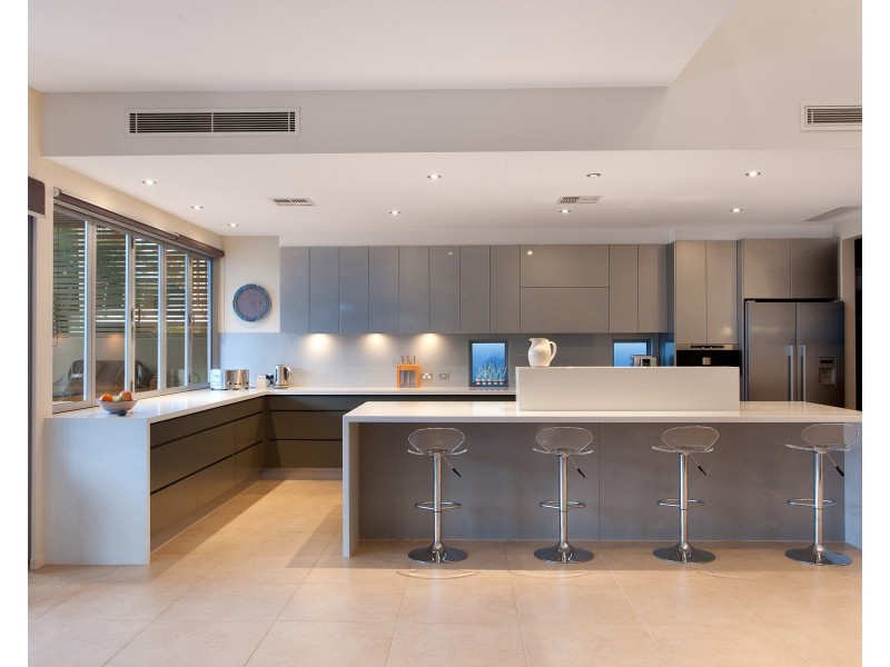 18 Mossman Court, Noosa Heads QLD 4567