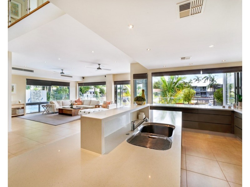 18 Mossman Court, Noosa Heads QLD 4567