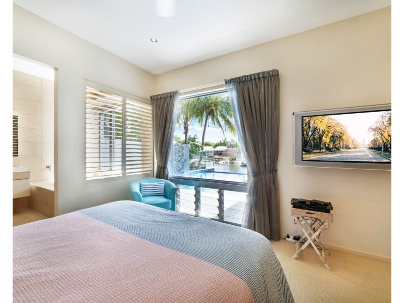 18 Mossman Court, Noosa Heads QLD 4567