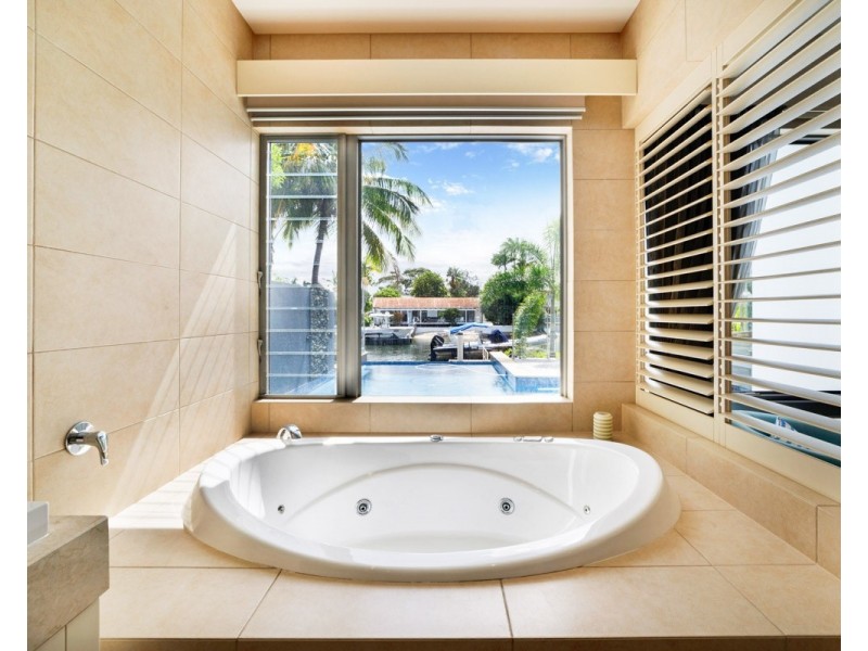 18 Mossman Court, Noosa Heads QLD 4567