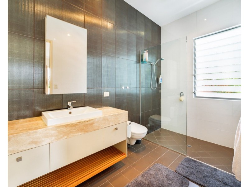 18 Mossman Court, Noosa Heads QLD 4567