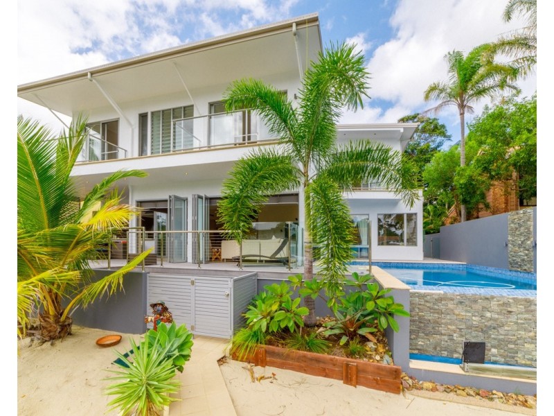 18 Mossman Court, Noosa Heads QLD 4567