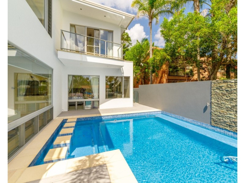18 Mossman Court, Noosa Heads QLD 4567