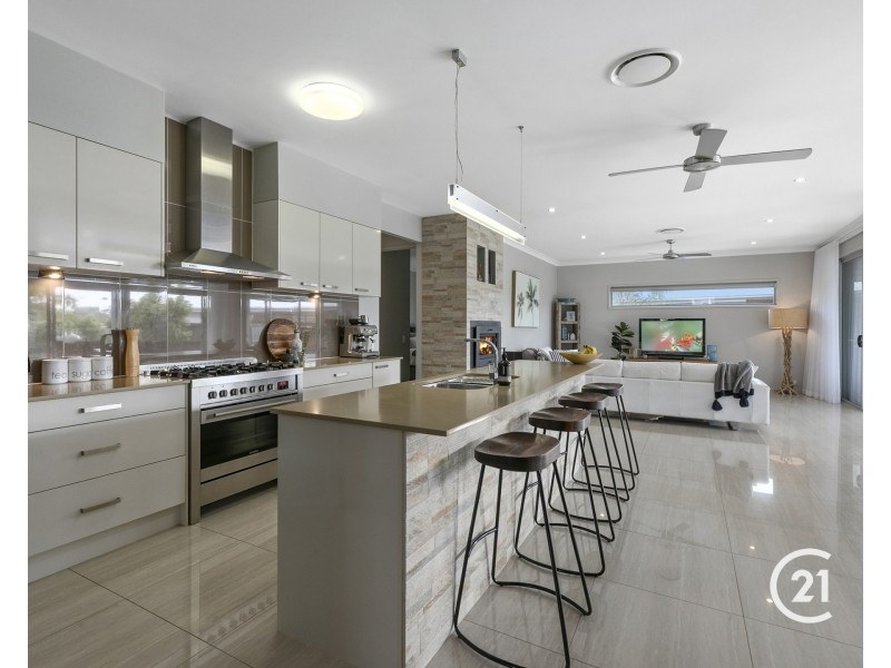 2 Beachwood Place, Peregian Springs QLD 4573