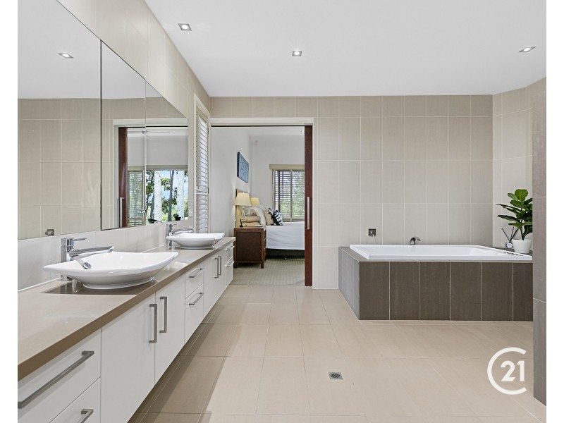 14 Lakeside Drive, Peregian Springs QLD 4573