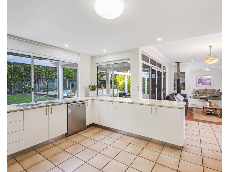 9 Upland Court, Tinbeerwah QLD 4563