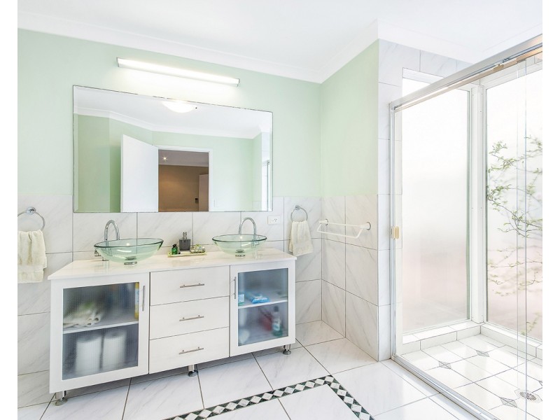 9 Upland Court, Tinbeerwah QLD 4563