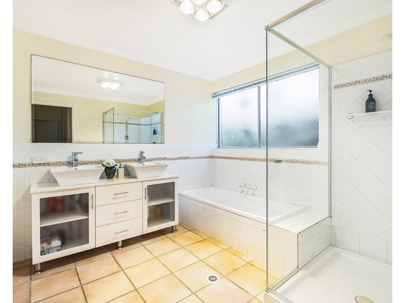 9 Upland Court, Tinbeerwah QLD 4563