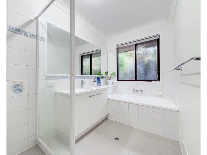 5 Parkview Parade, Peregian Springs QLD 4573