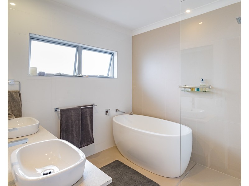 13 Toulambi Street, Noosa Heads QLD 4567