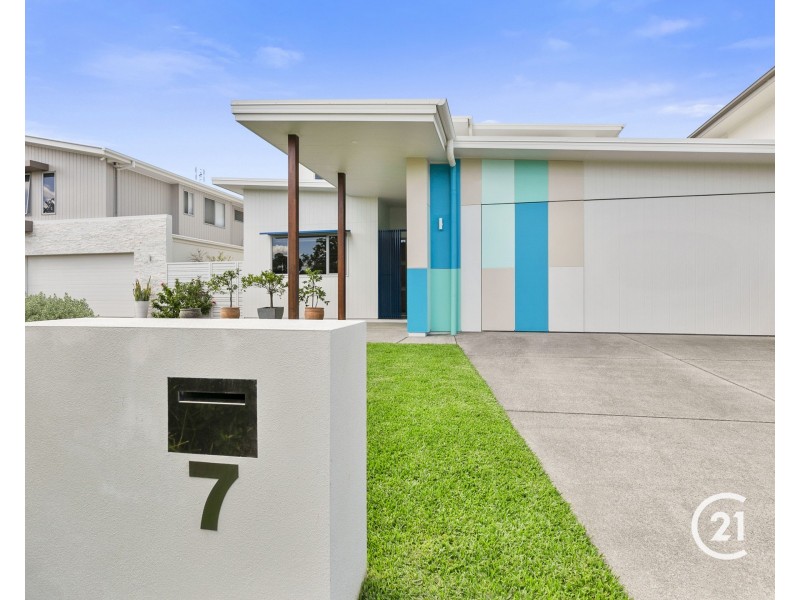 7 Surfside Lane, Mount Coolum QLD 4573