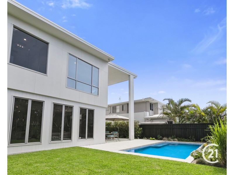 7 Surfside Lane, Mount Coolum QLD 4573