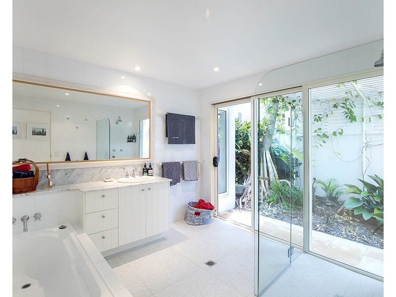 52 Seaview Terrace, Sunshine Beach QLD 4567