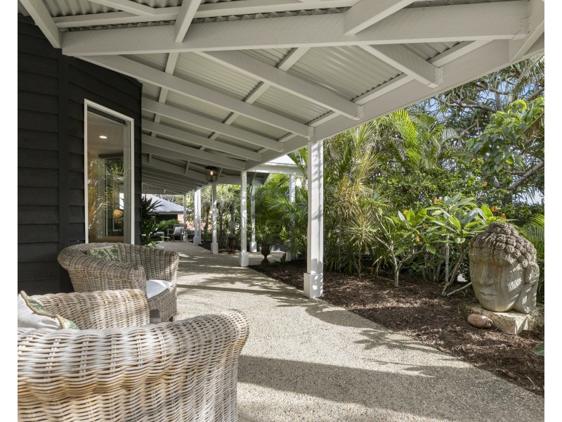 16 Daybreak Court, Castaways Beach QLD 4567