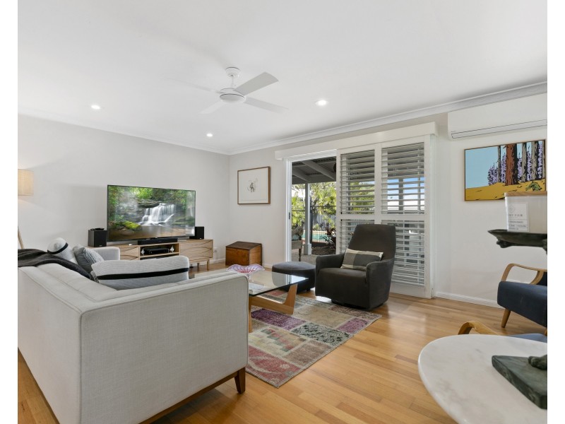 16 Daybreak Court, Castaways Beach QLD 4567