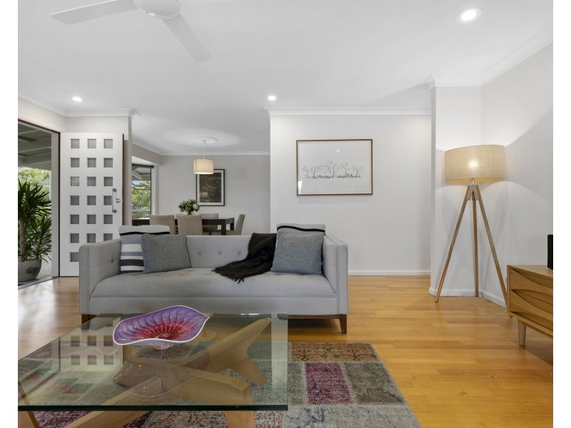 16 Daybreak Court, Castaways Beach QLD 4567