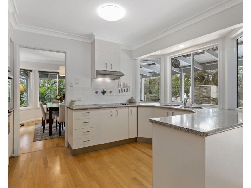 16 Daybreak Court, Castaways Beach QLD 4567