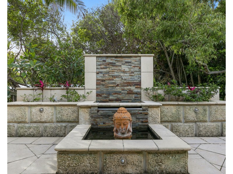 16 Daybreak Court, Castaways Beach QLD 4567