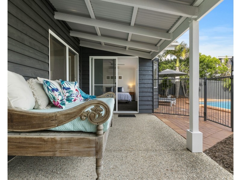 16 Daybreak Court, Castaways Beach QLD 4567