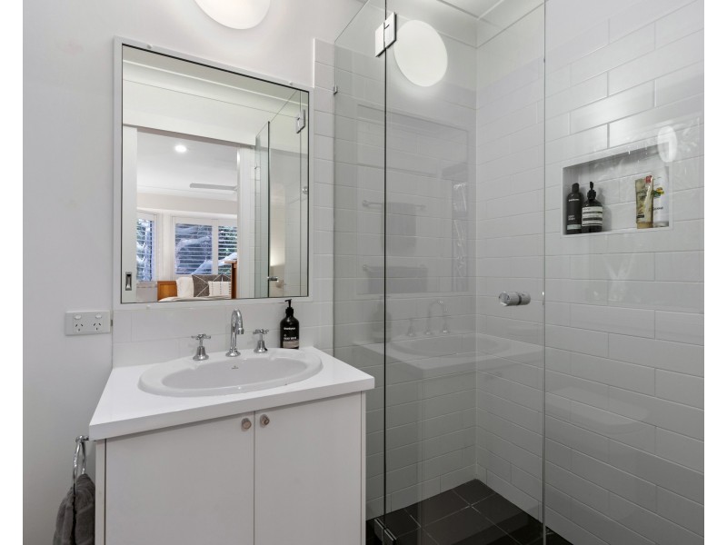16 Daybreak Court, Castaways Beach QLD 4567