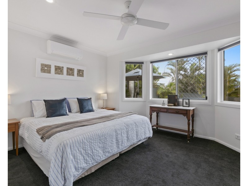 16 Daybreak Court, Castaways Beach QLD 4567