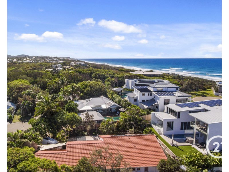 16 Daybreak Court, Castaways Beach QLD 4567