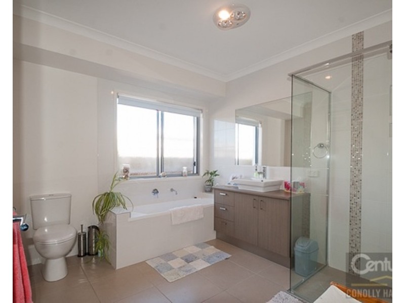 2 Crenshaw Pl, Peregian Springs QLD 4573